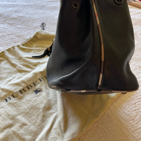 Burberry Black purse great condition like new color black - Picture 10 of 13